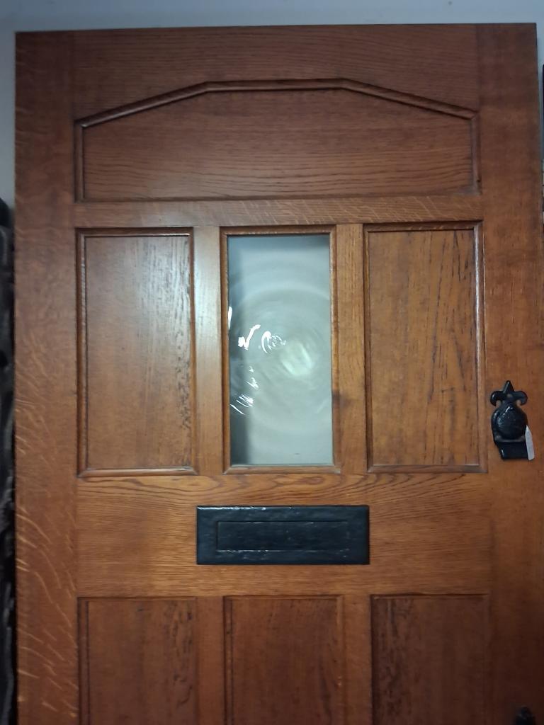 <p>Solid Oak Front Door</p><p>80.5 cm wide x 202.5 cm high</p>